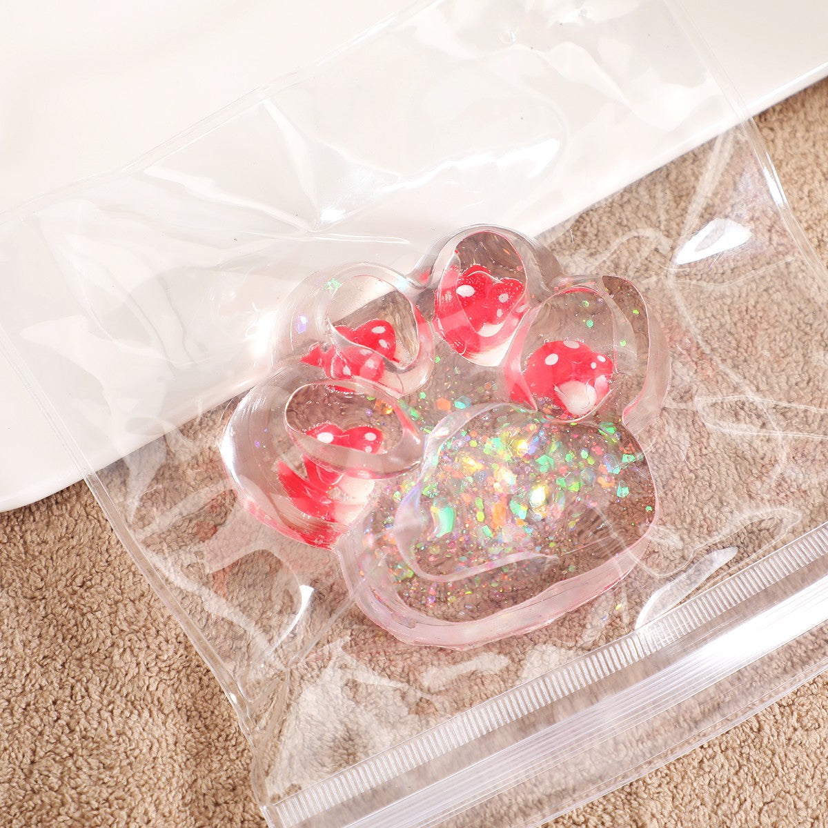 Jucarie Antistres Squishy, selexmo, cu Revenire Lenta, Model Cat Paw, Squeeze Pinch Family, 6.5 x 7 cm, din Tpr, 4-6 Ani, Model 3 Legume, Transparent