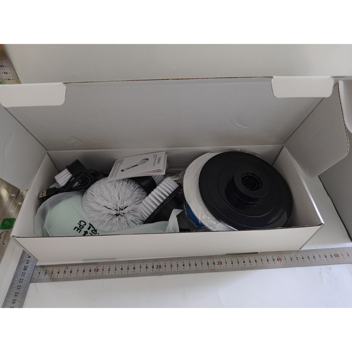 Perie Electrica de Curatare, selexmo, pentru Gresie, Baie, Bucatarie, 25x20x9.5 cm, cu 9 Capete, Maner Extensibil Detasabil 84-127cm, Incarcare USB-Type C, Rotire 360 de Grade, 3000 mAh, Culoare: Verde