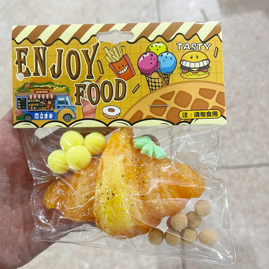 Jucarie Antistres Squishy, selexmo, cu Revenire Lenta, Squeeze Pinch Family, Model Croissant, 10x8 cm, 90g, Ambalaj Transparent, Maro