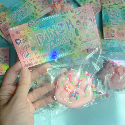 Jucarie Antistres Squishy, selexmo, cu Revenire Lenta, Squeeze Pinch Family Model Labuta de Pisica, 6x6 cm, 45g, Ambalaj Transparent, Roz