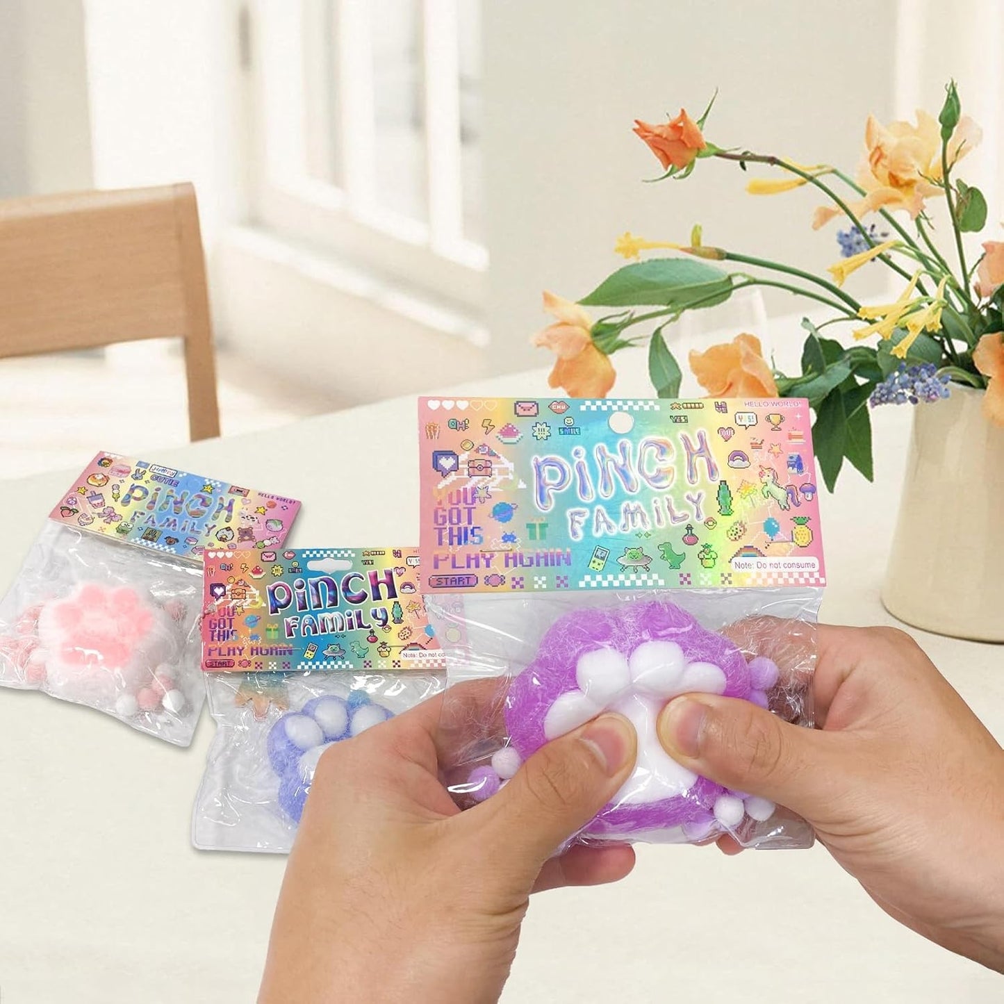 Jucarie Antistres Squishy, selexmo, cu Revenire Lenta, Squeeze Pinch Family, Model Labuta de Pisica Pufoasa, 6x6 cm, 72g, Ambalaj Transparent, Mov-Alb
