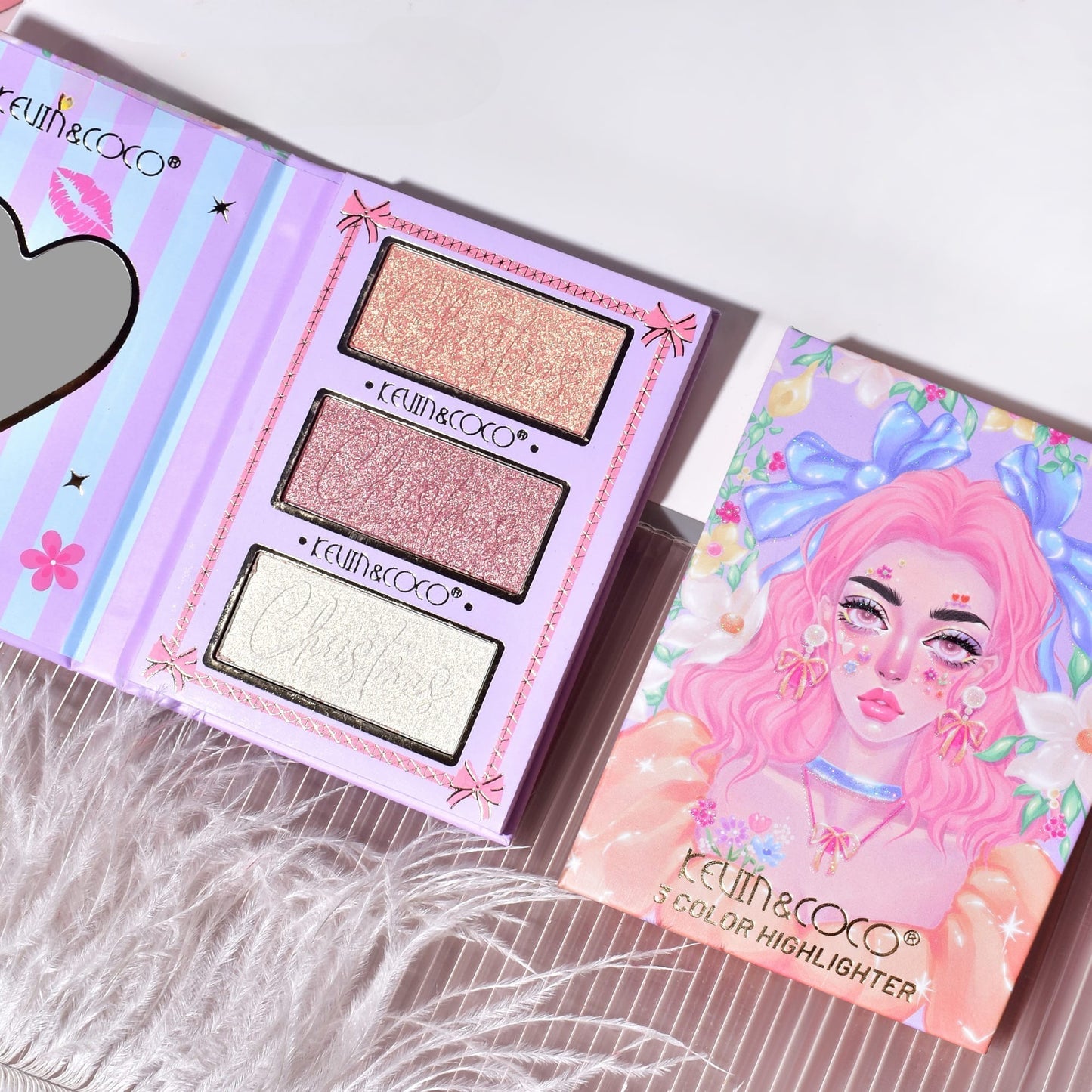 Paleta de Machiaj, KEVIN & COCO, Pink Barbie Girl, Iluminatoare, 3 culori, 11.3 x 8.2 x 1.3 cm
