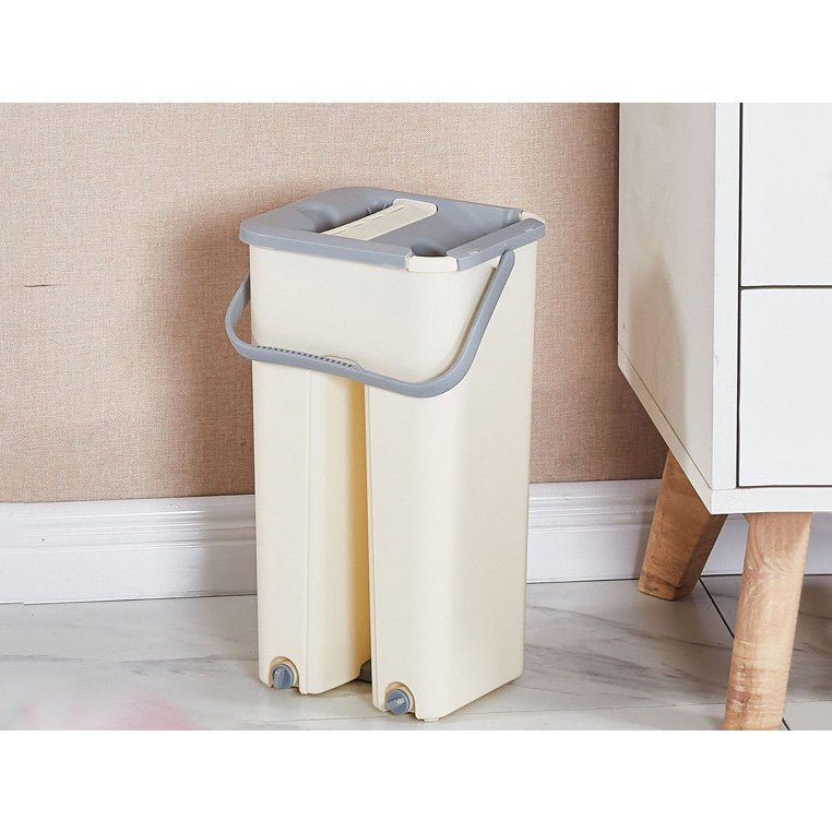 Set de curatenie selexmo, mop si galeata, galeata 6 l, 2 rezerve microfibra incluse, design modern, pentru interior, material plastic, peri sintetici, plat, cu storcere, bej