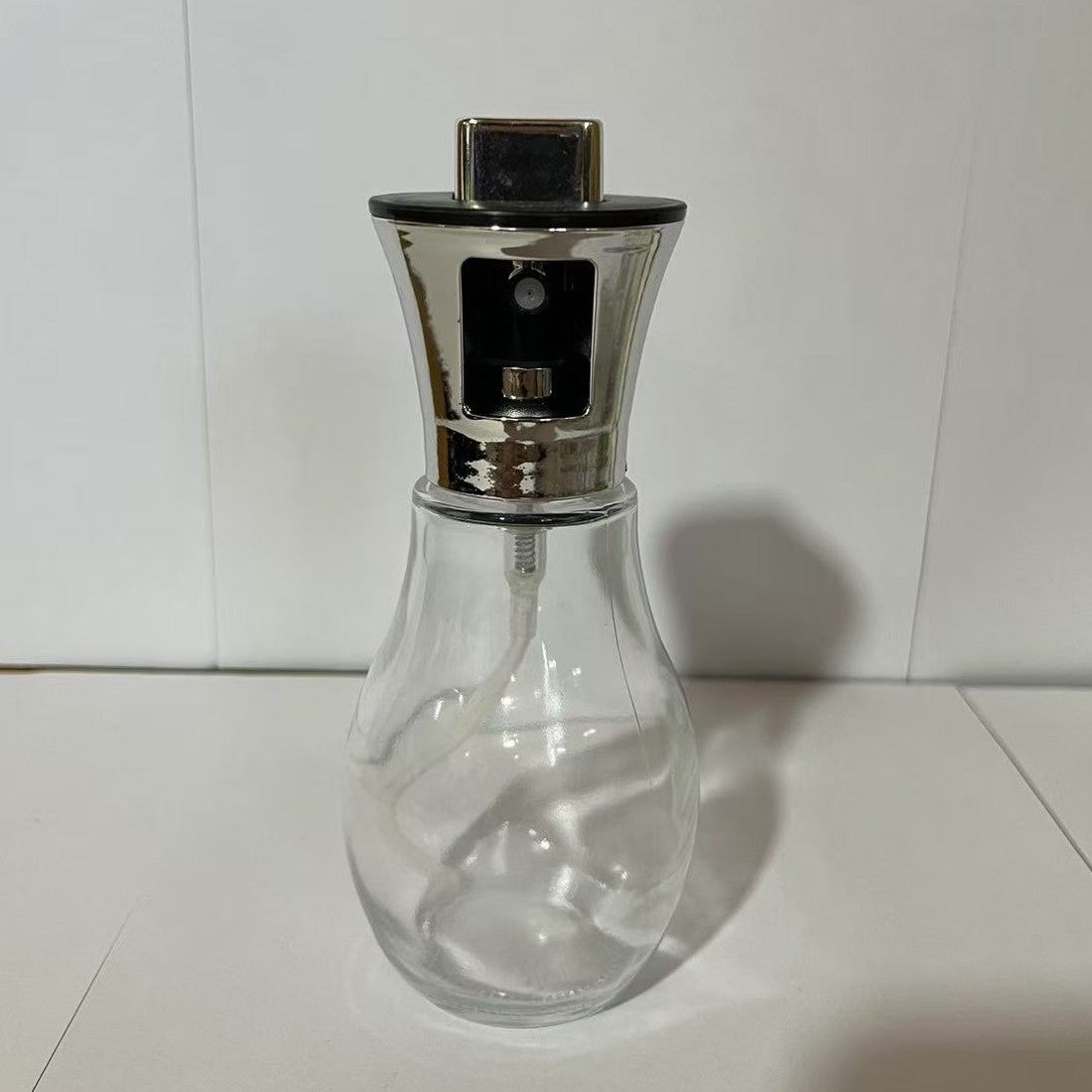 Sticla de ulei cu Pulverizator, selexmo, Sticla pentru Lichide de Bucatarie, Otet, Sos, 16.7 x 5.2 cm, Volum 200 ml, Silver