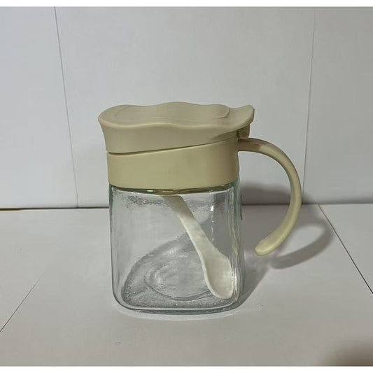 Recipient Condimente, selexmo, din Stilca, 180 ml, cu Maner si Lingurita, 11.3 x 8.2 cm, Capac Ondulat, Alb