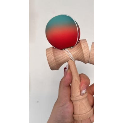 Kendama X Originala, Profesionala, Selexmo, din Lemn, Rubber Grip, 18 cm, Rosu/Verde
