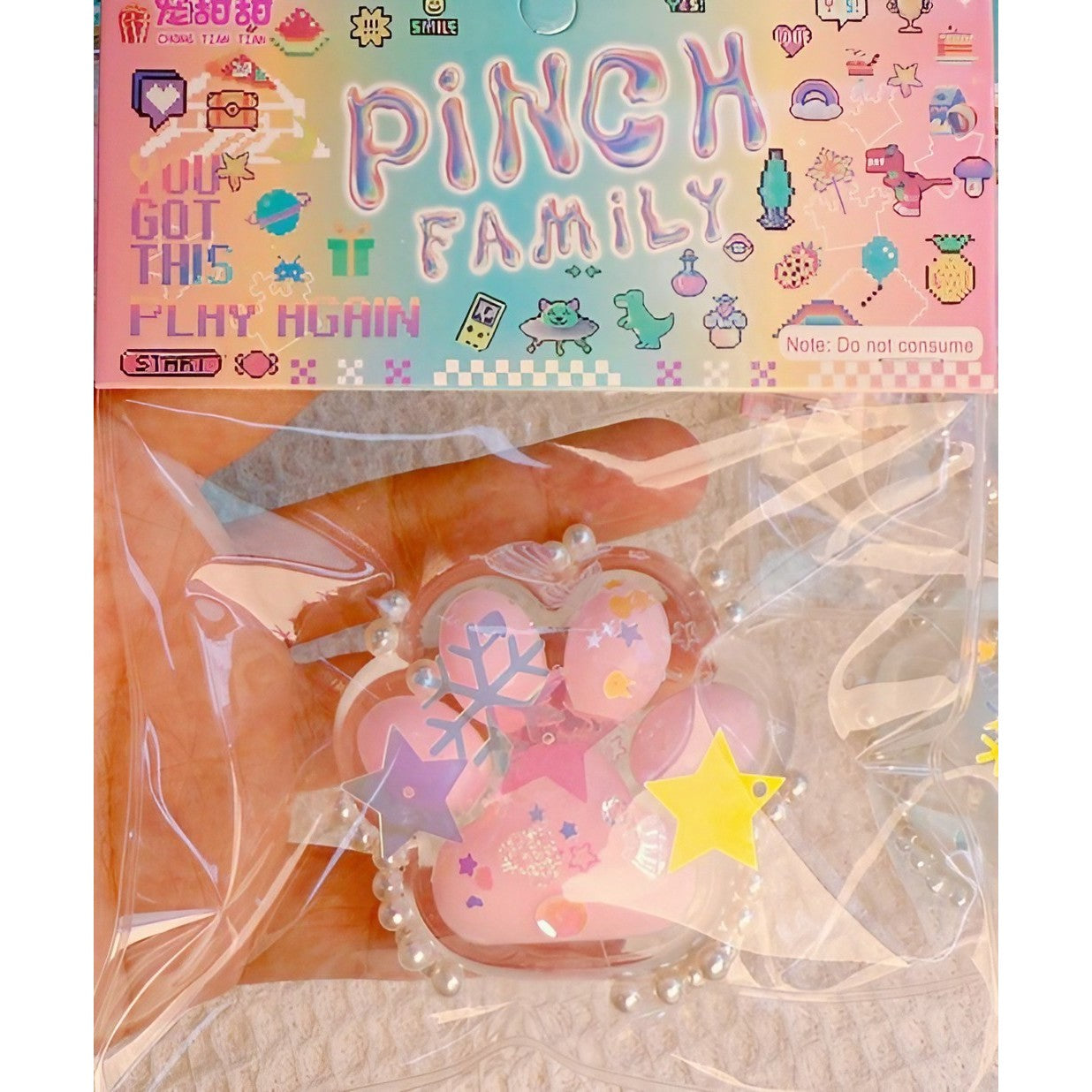Jucarie Antistres Squishy, selexmo, cu Revenire Lenta, Squeeze Pinch Family, Model Labuta de Pisica, 6x5.5 cm, 70g, Ambalaj Transparent, Roz-Transparent
