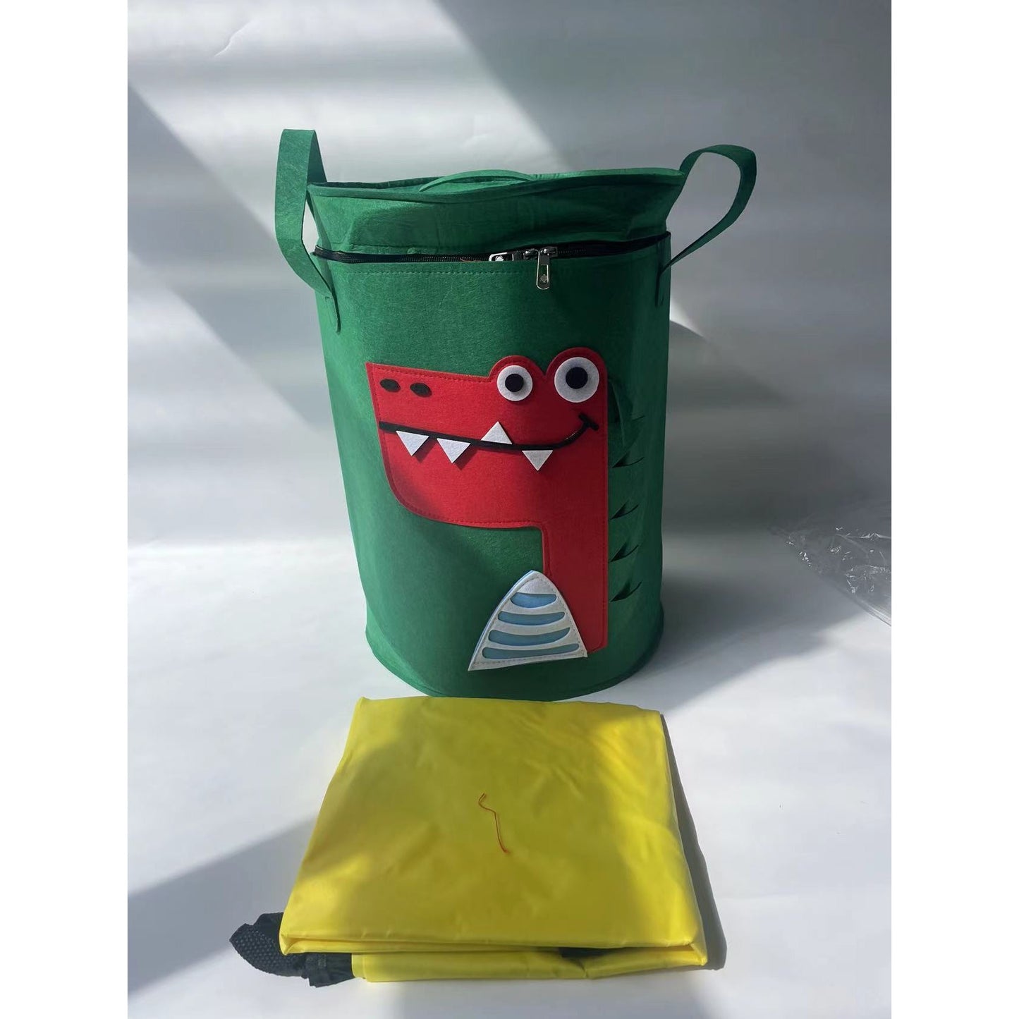 Cutie de Depozitare 2In1, selexmo, Impermeabila, Covor pentru Jucarii si Lego 150cm, Capacitate Mare, cu Manere, cu Sfori, Inaltime 40cm, Model Crocodil, Verde