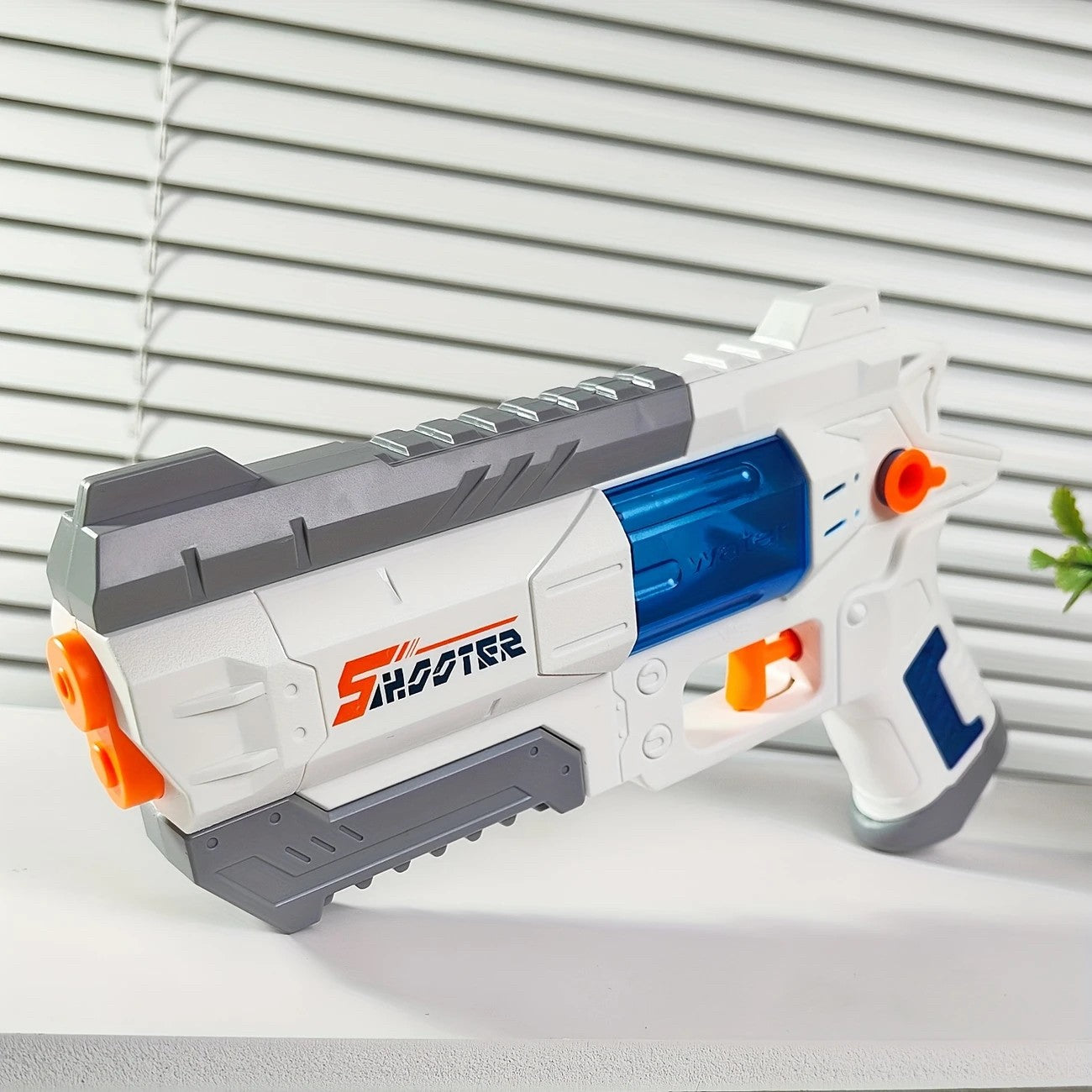 Pistol Manual cu Apa, Selexmo, Jucarie Pistol cu Apa Sigur Pentru Copii, Design Nou S-Shooter Atractiv, 23 x 14.5 cm, Alb