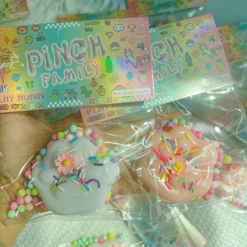 Set 12 Jucarii Antistres Squishy, selexmo, cu Revenire Lenta, Squeeze Pinch Family, Model Labuta de Pisica, 6x6 cm, 45g, Ambalaj Transparent, Alb+Roz