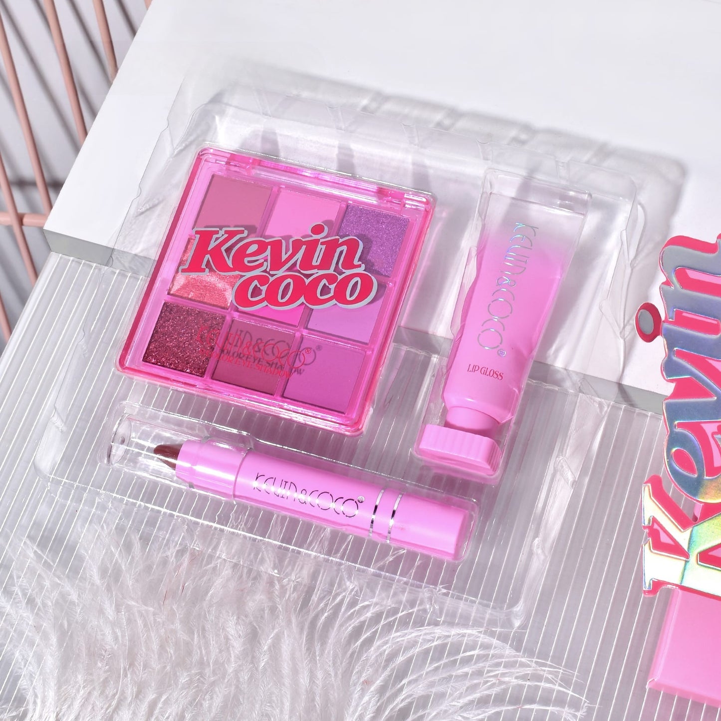 Set 3 Produse de Machiaj, KEVIN &amp; COCO, Pink Ice Star, 9 culori, 15.5 x 13 x 3.4 cm