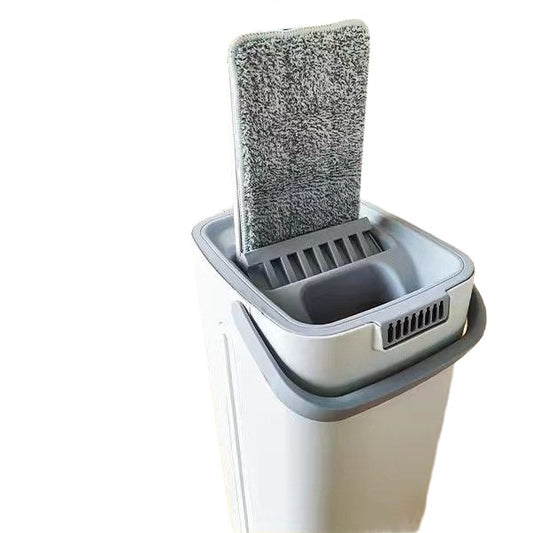 Set de Curatenie, selexmo, Mop si Galeata, Capacitate 5.7 l, 4 Rezerve Microfibra Incluse, Plastic, Utilizare Umeda/Uscata, Stoarcere Fara Maini, Albastru/Alb
